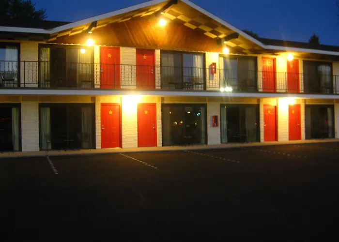 All Star Inn & Suites
